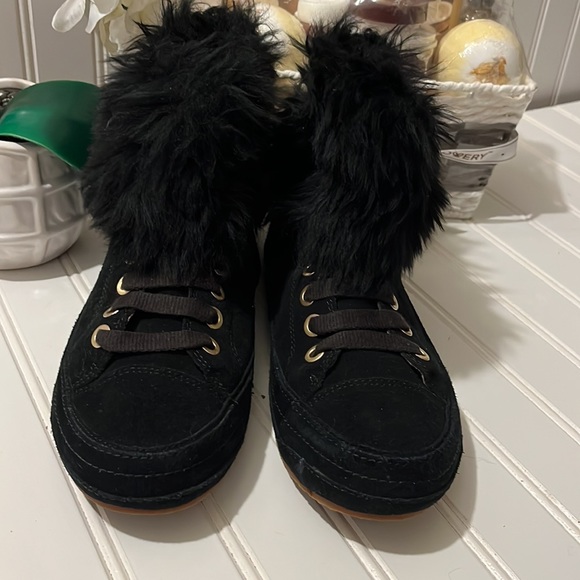 UGG Blk Ankle Booties 8 - Picture 5 of 8
